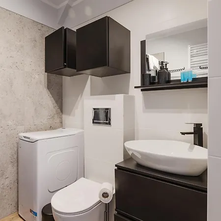 Rynek Jezycki Roof Loft Apartment