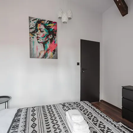 Apartment Rynek Jezycki Roof Loft